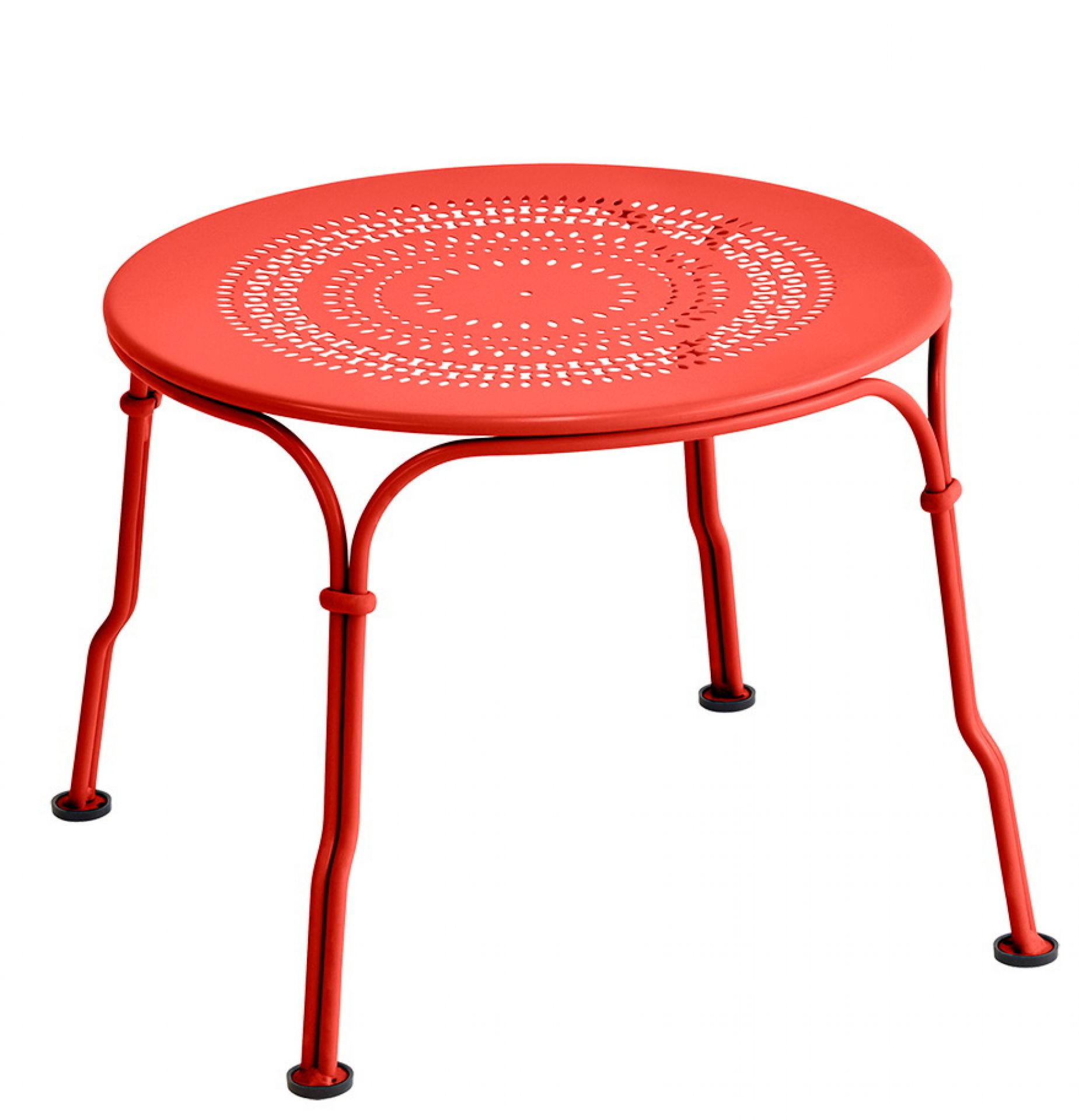 Roter Fermob 1900 Beistelltisch mit filigranem Lochmuster für Garten, Terrasse oder Balkon.