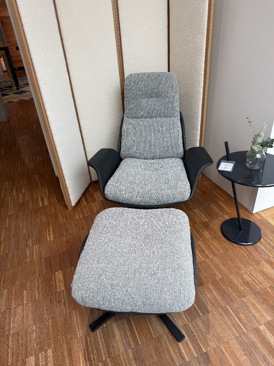 Rei fauteuil & voetenbank Prostoria TENTOONSTELLINGSSTUK
