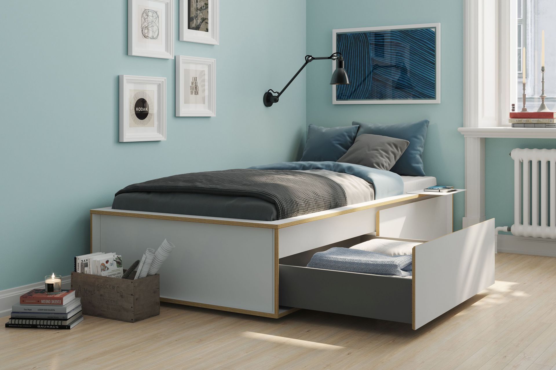 Spaze Bett von Müller Möbelwerkstätten mit Schubladen, Bettwäsche und Nachttisch in modernem Schlafzimmer.