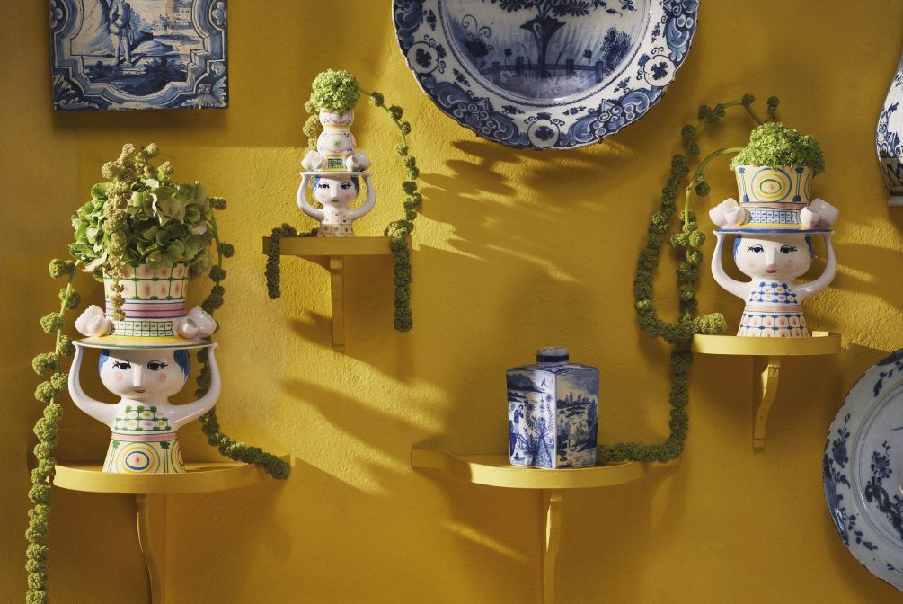 Lady with Hat Vase von Bjorn Wiinblad, dekorative Keramikvase in Form einer Frau mit Hut.