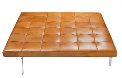 PK 81 Daybed Liege von Fritz Hansen mit braunem Lederbezug und Stahlgestell.