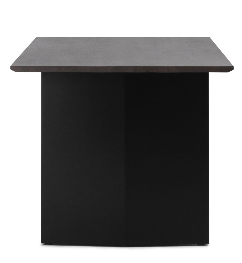 Normann Copenhagen Panel Tisch, Esstisch mit grauer Tischplatte und schwarzem, massivem Sockel, moderne Möbel für Esszimmer.