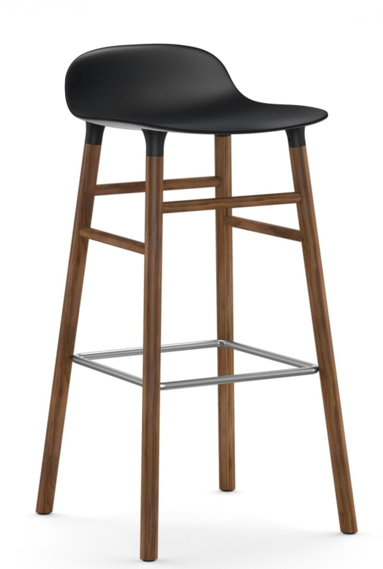 Normann Copenhagen Form Barhocker, 75 cm hoch, mit schwarzer Sitzfläche und Holzbeinen.