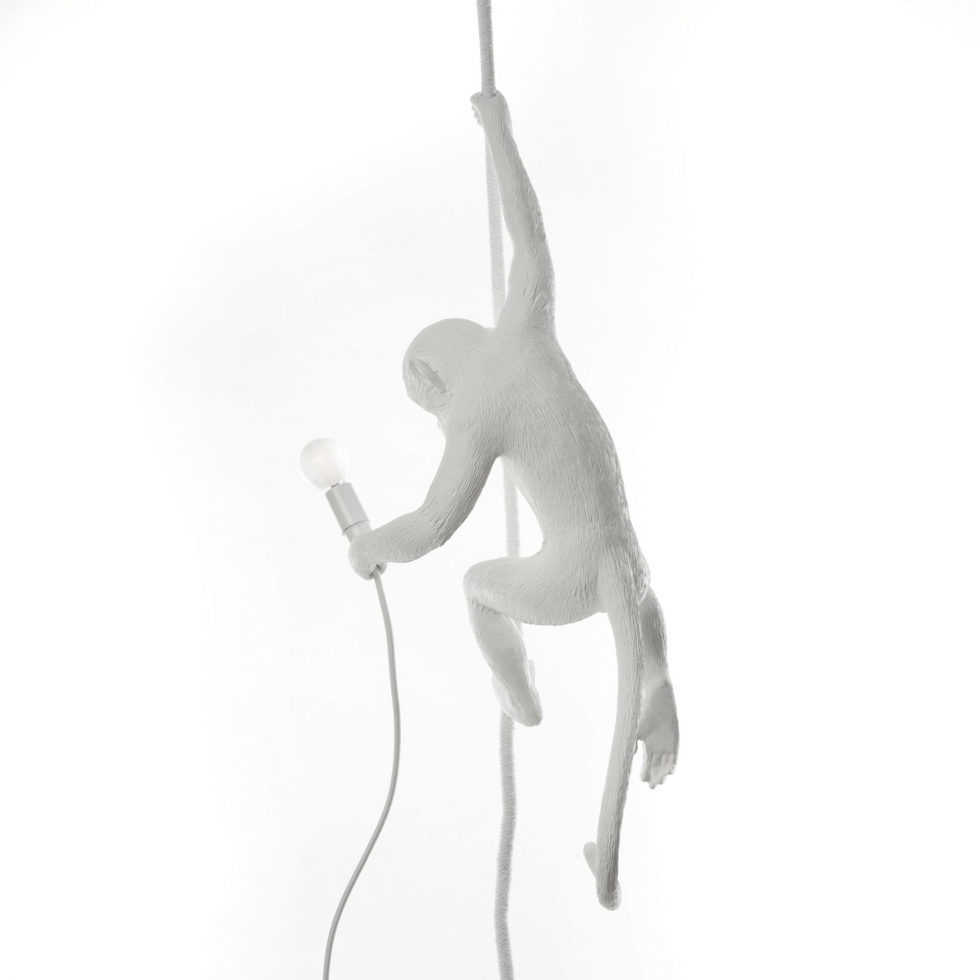 Weiße Monkey Lamp Pendelleuchte von Seletti: Affe hält Glühbirne an einem Seil. Indoor-Lampe.