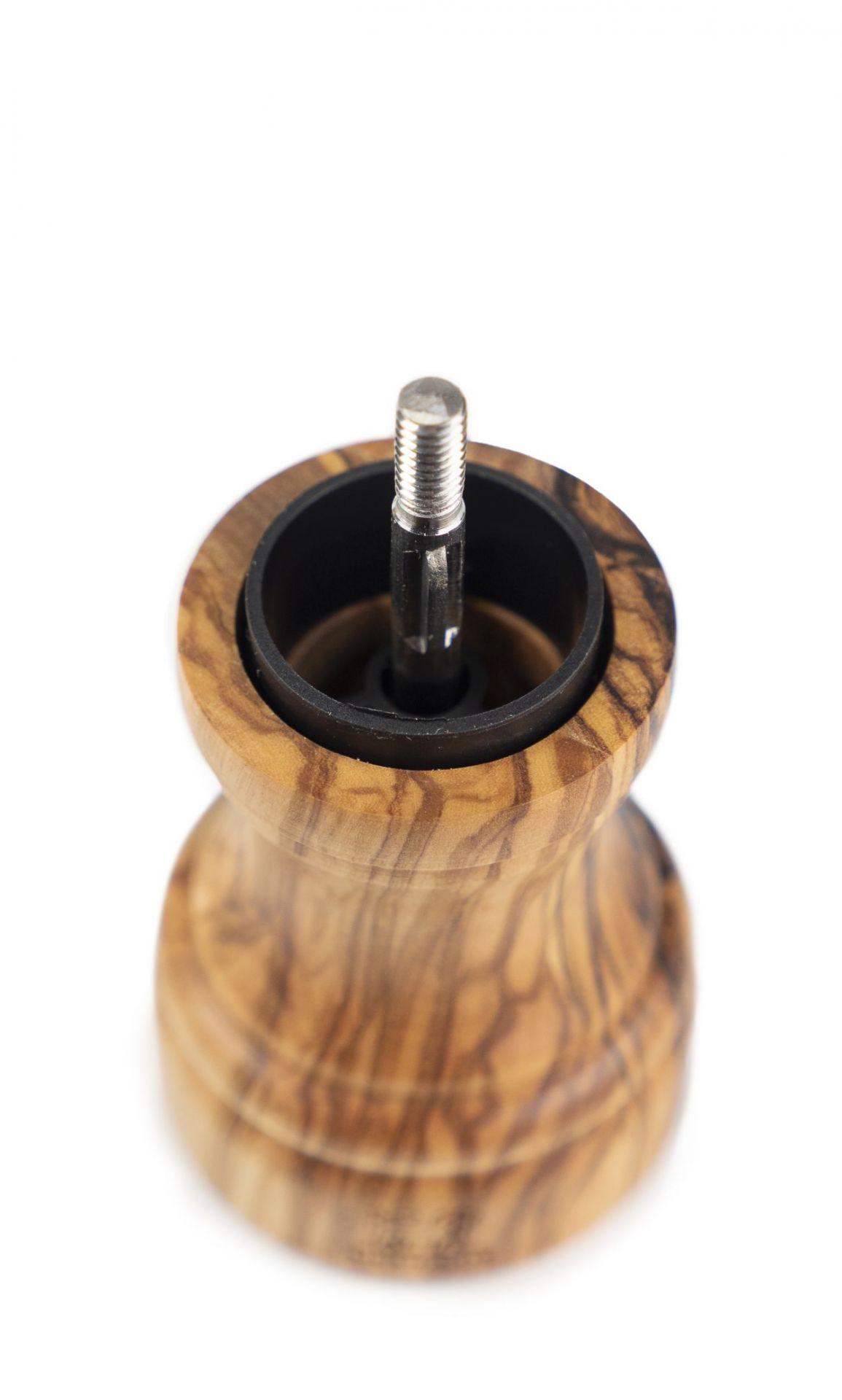 Detailaufnahme der Peugeot Bistro Duos Salzmühle aus Olivenholz, 10 cm, mit sichtbarem Mahlwerk.