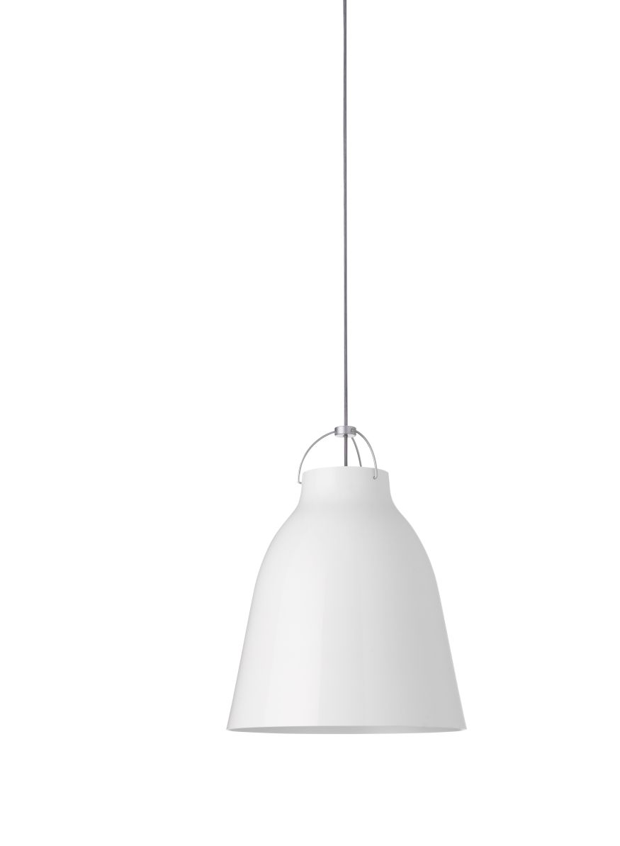 Weiße Caravaggio Pendelleuchte von Fritz Hansen, modernes Design für Wohnzimmer und Esszimmer.