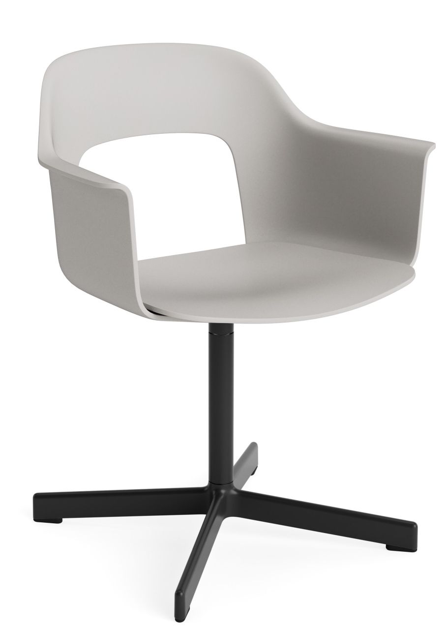 Layout Armchair 231 von Hay, grauer Bürostuhl mit Armlehnen und schwarzem Drehfuß.