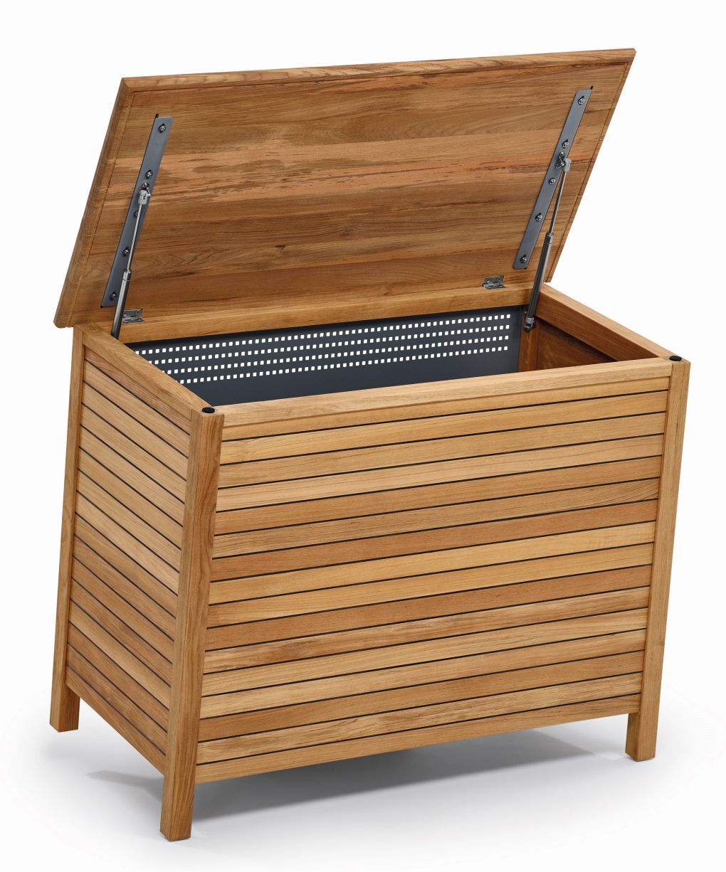 Geöffnete Weishäupl Deck Polstertruhe Outdoor aus Teakholz, ideal zur Aufbewahrung von Gartenmöbel-Auflagen.