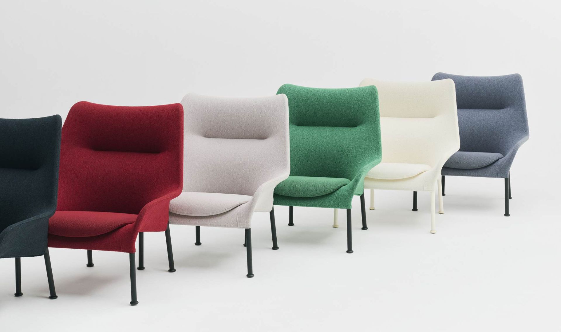 Hay Sessel 02 Lounge Chair in verschiedenen Farben, Stoffbezug und filigranen Metallbeinen, modernes Design.