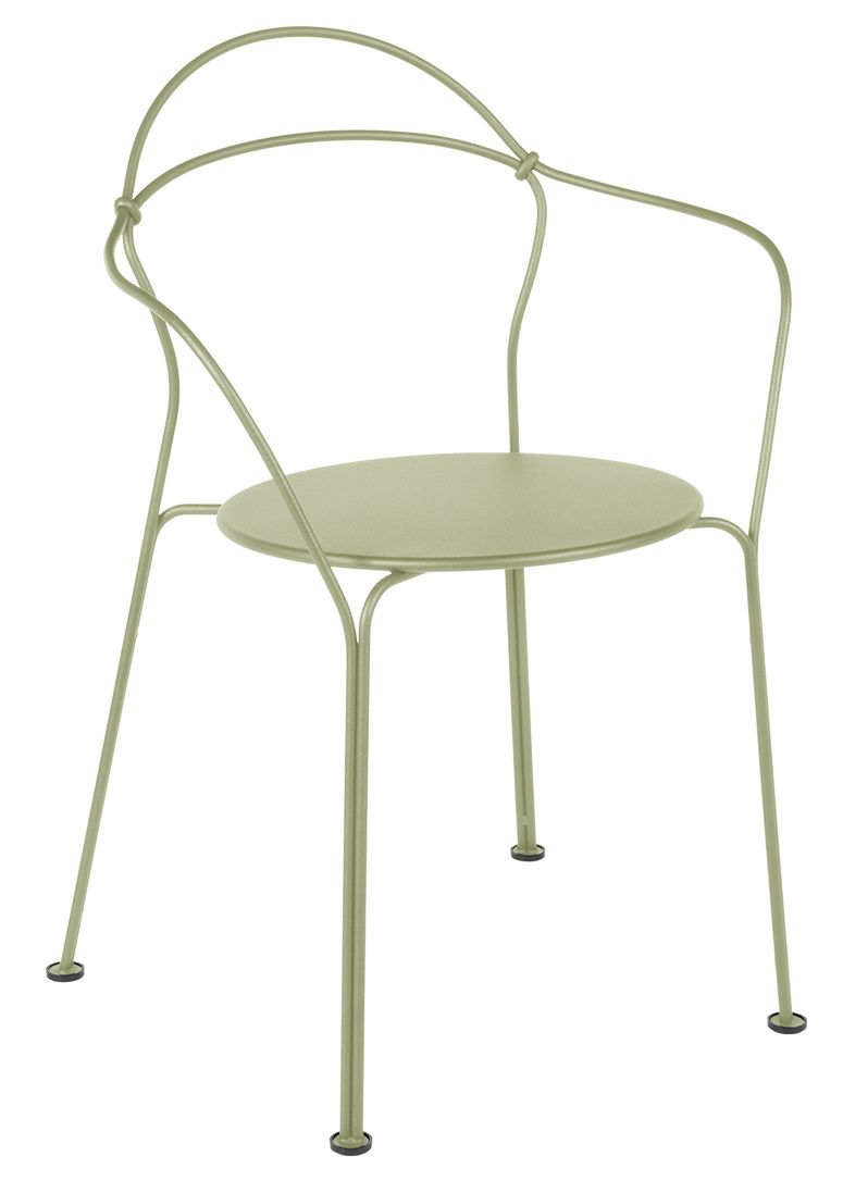 Airloop Bridge Sessel von Fermob, ein moderner Outdoor-Sessel aus grün lackiertem Metall.
