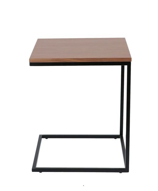 Flat Beistelltisch von Jan Kurtz, offenes Design mit Eiche Natur Tischplatte und schwarzem Metallgestell.