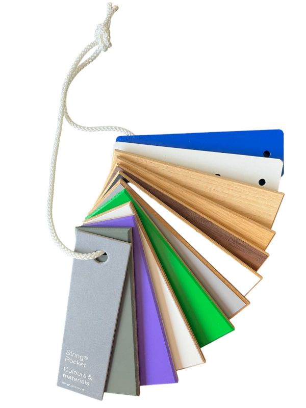 Farbmuster für String Pocket Regal: Verschiedene Farben und Materialien für die Konfiguration Ihres Regalsystems.