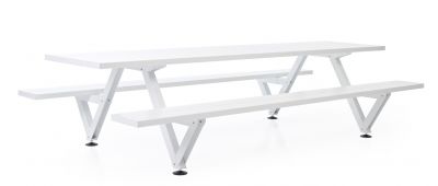 Weißer Marina Picknicktisch mit Bänken von Extremis, ideal für den Garten und Outdoor-Bereich.