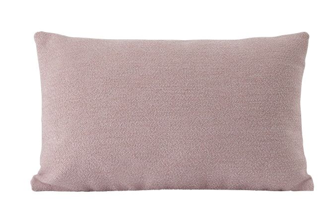 Nahaufnahme des rechteckigen Muuto Mingle Cushion Kissens in Altrosa mit feiner Textur.