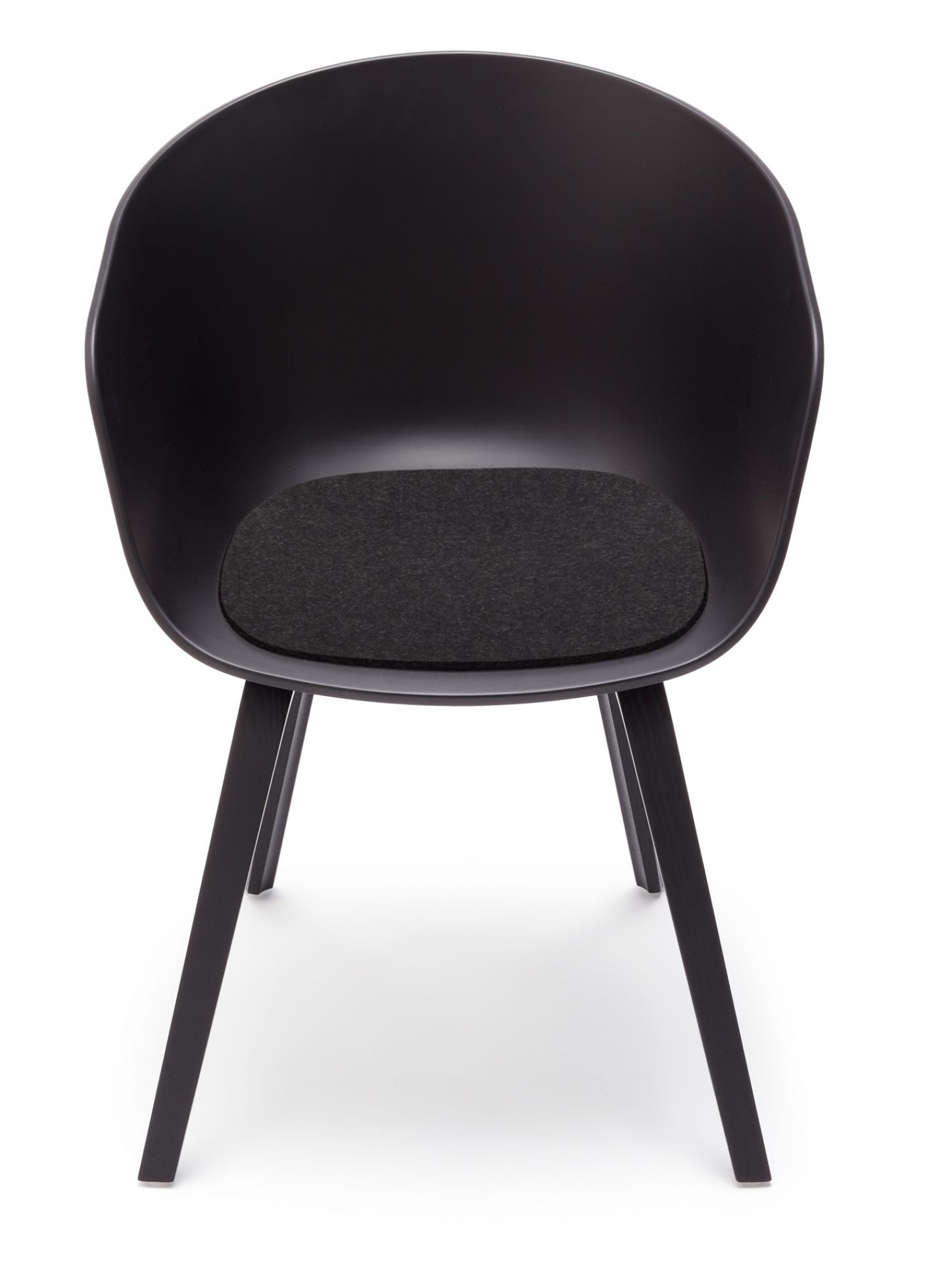 Schwarzer About A Chair AAC22 Stuhl mit grauer Filz Sitzauflage von Hey Sign.