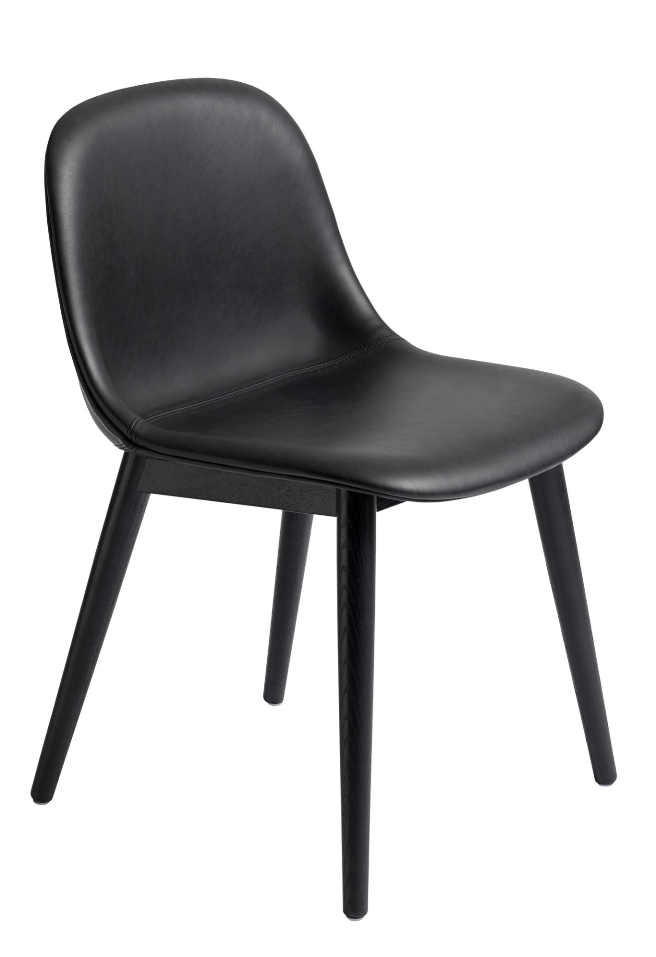 Schwarzer Fiber Side Chair von Muuto mit Holzbeinen, moderner skandinavischer Stuhl für Esszimmer und Büro.