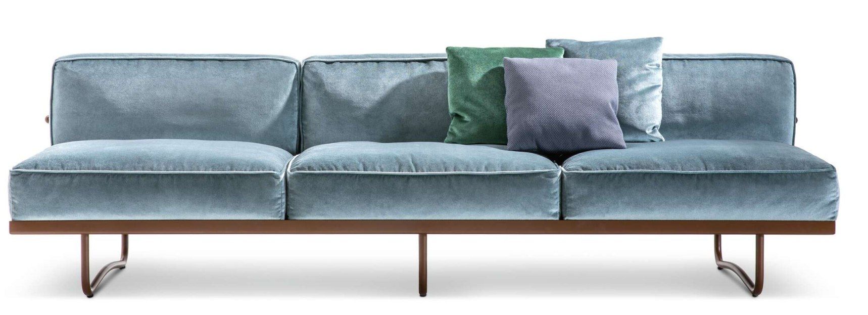 Blaues 5 Canapé Appartement Sofa von Le Corbusier Cassina mit Kissen und braunem Metallgestell.