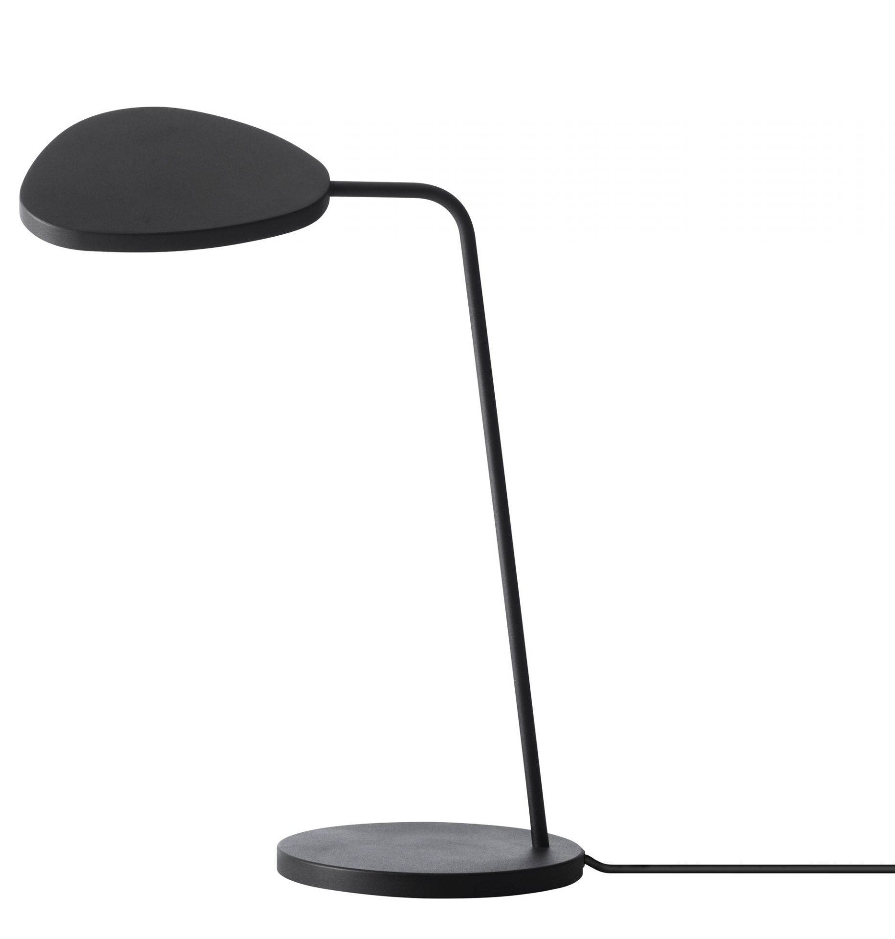 Schwarze Muuto Leaf Tischleuchte: Moderne Designlampe mit blattförmigem Lampenschirm für Schreibtisch und Nachttisch.