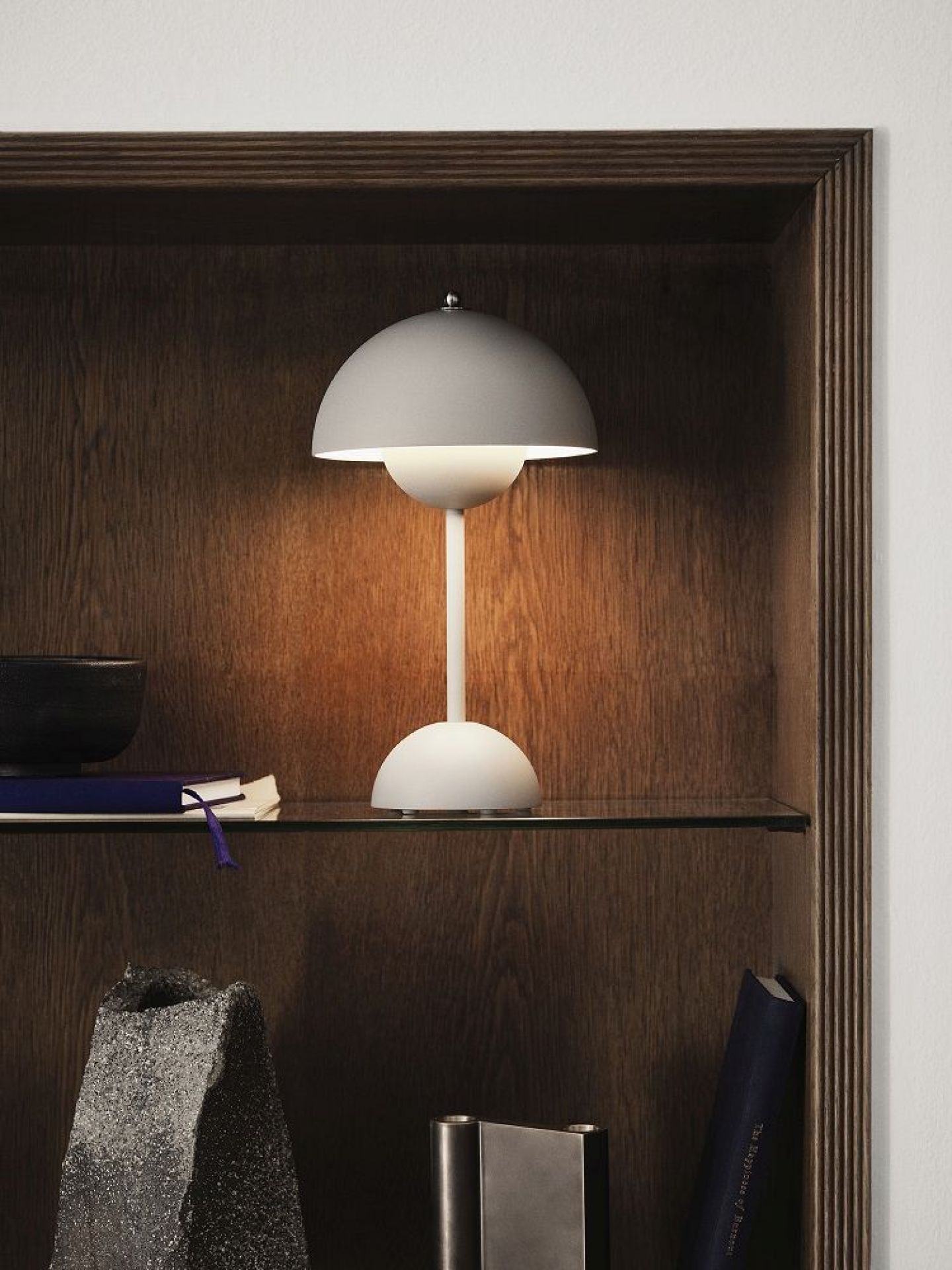Bloempot VP9 Draagbare Oplaadbare Lamp / Tafellamp met USB Tangy Pink AndTradition UNIEK EXEMPLAAR