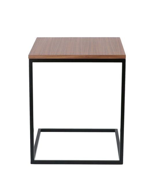 Flat Beistelltisch von Jan Kurtz: Quadratischer Nachttisch mit Eiche-natur Tischplatte und offenem, schwarzem Metallgestell.