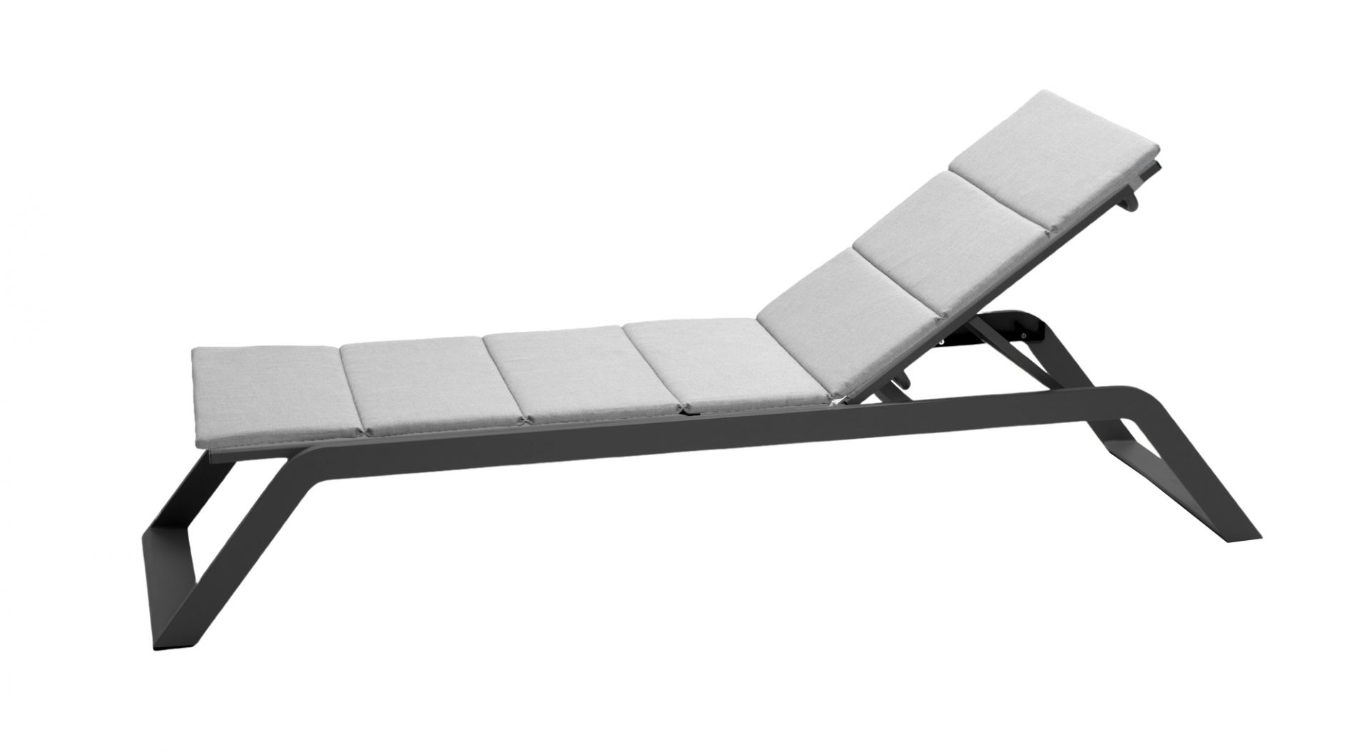 Graue Cane-Line Siesta Sonnenliege mit Outdoor Kissen für Garten und Terrasse, seitliche Ansicht.