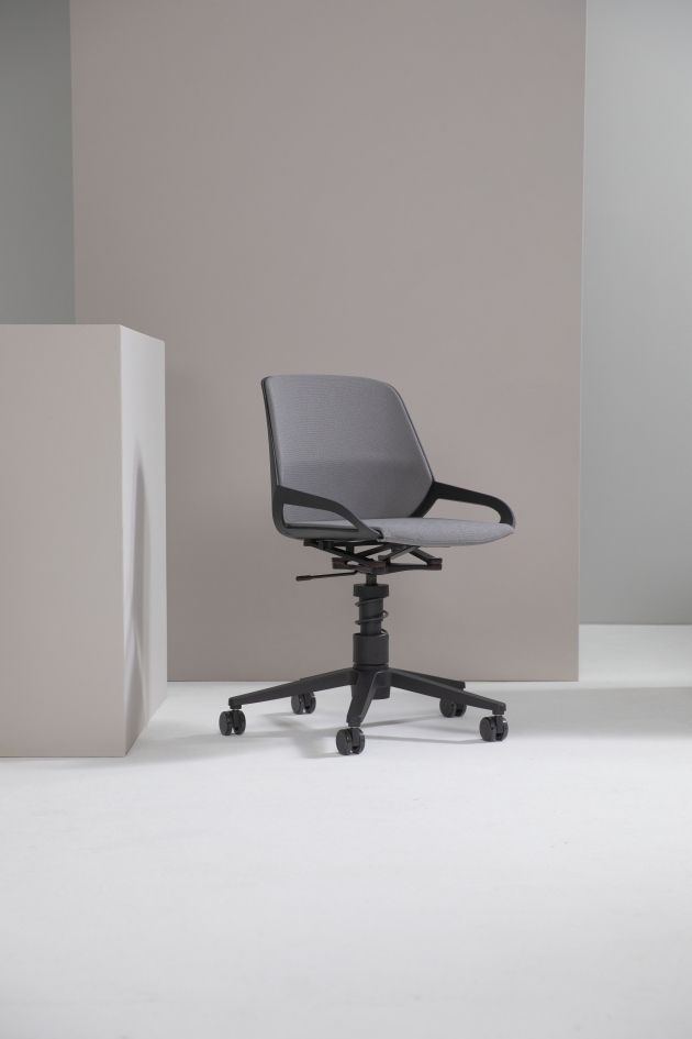 Numo Task Bürodrehstuhl von Aeris, grauer ergonomischer Schreibtischstuhl mit Armlehnen und Rollen für das Büro.