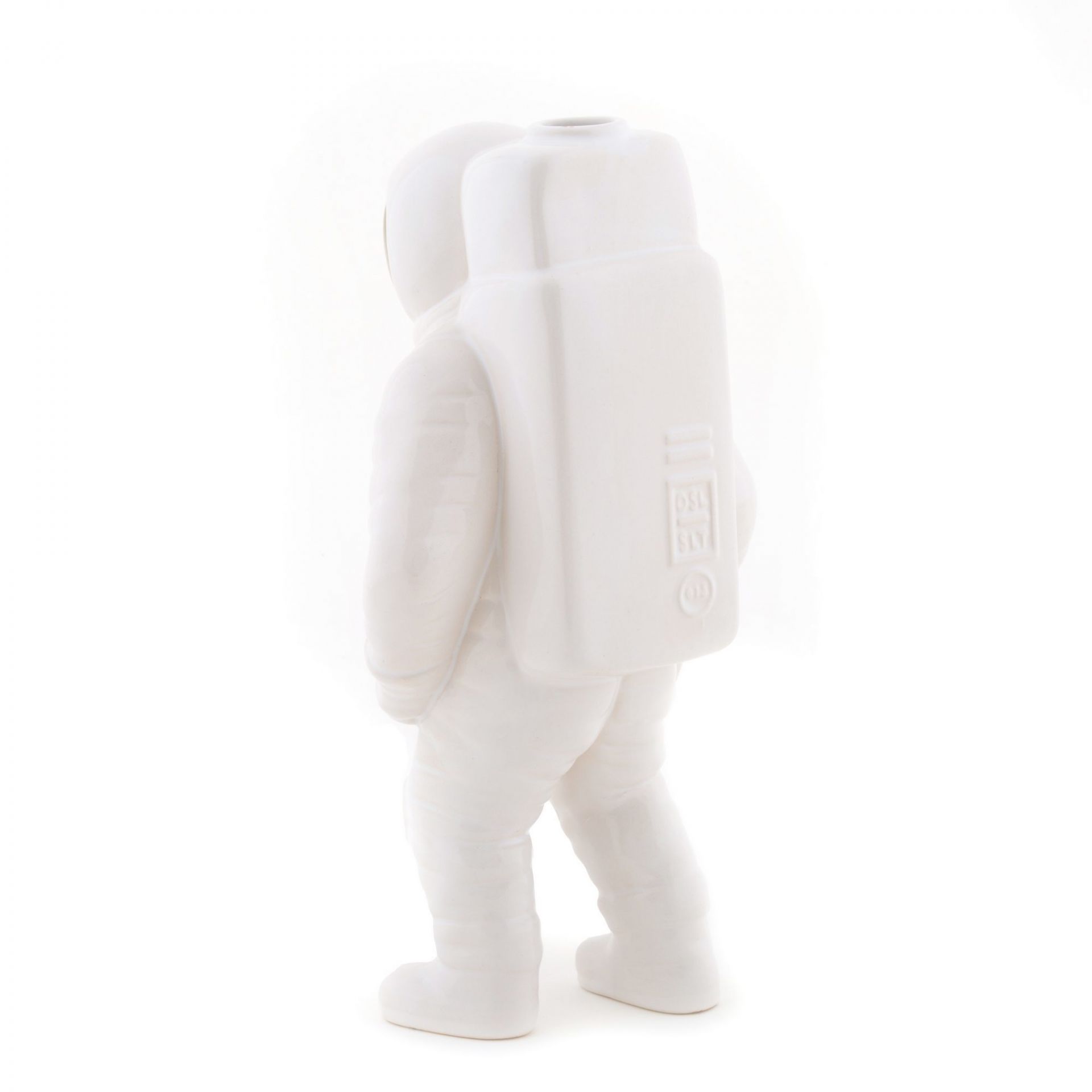 Rückansicht der weißen Starman Vase von Seletti in Form eines Astronauten. Deko-Objekt.