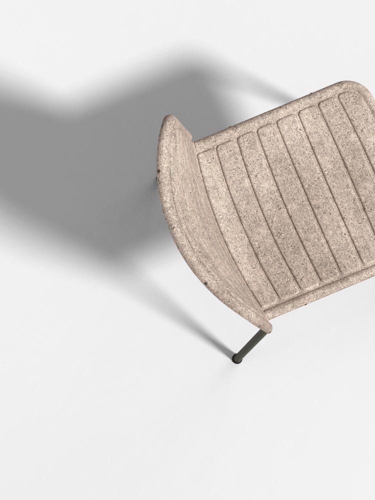 Flax Stacker Chair: Detailaufnahme des beigen Designer-Stuhls mit minimalistischem Metallgestell von oben.