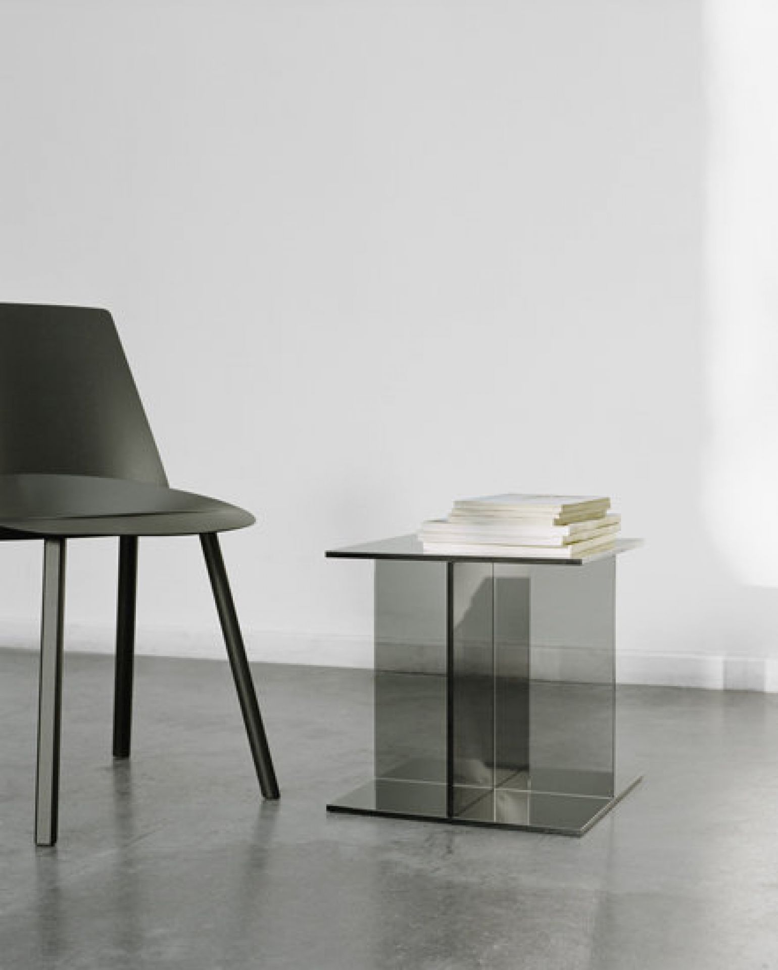 CT08 Bijzettafel van Philipp Mainzer e15