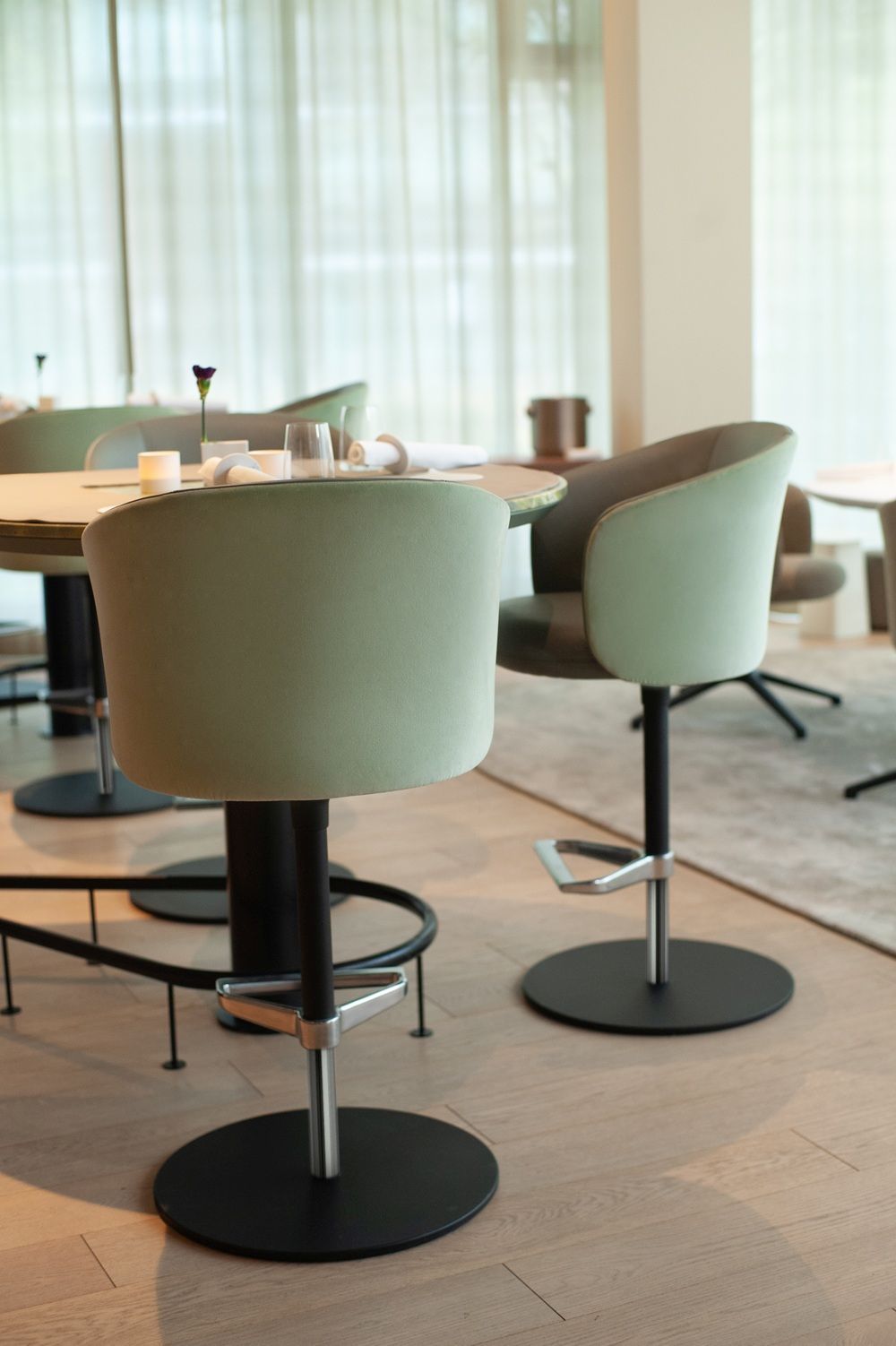 Mikado Armchair High Fauteuil / Barkruk Vitra