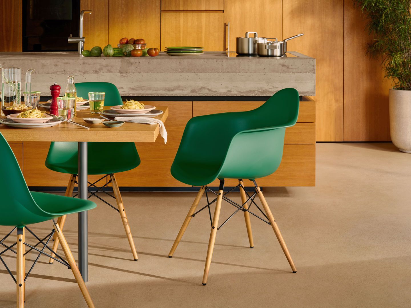 Eames Plastic Arm Chair DAW-stoel Vitra