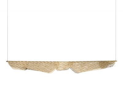 Mediterranea Pendelleuchte von Petite Friture, goldfarbene Hängelampe mit filigranem, geometrischem Muster.