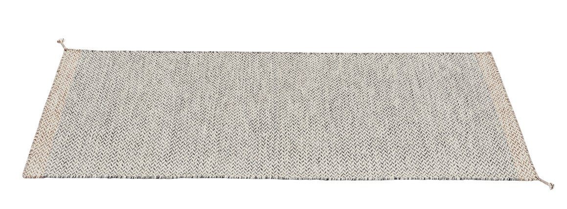 Muuto Ply Rug aus recyceltem Polyester für Innen- und Außenbereiche, Teppich mit Fischgrätenmuster.