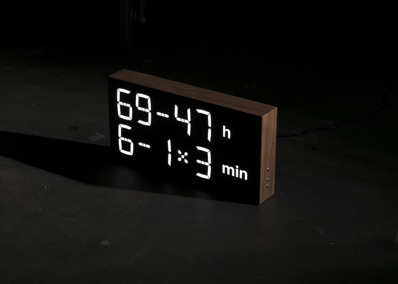 Digitale klok met LED-verlichting / Tafelklok / Wandklok / Houten klok (walnoot) / Albert Clock