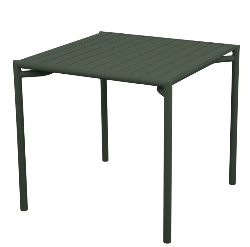Quadratischer, grüner Bliss Esstisch von Cane Line für den Außenbereich. Moderner Gartentisch.