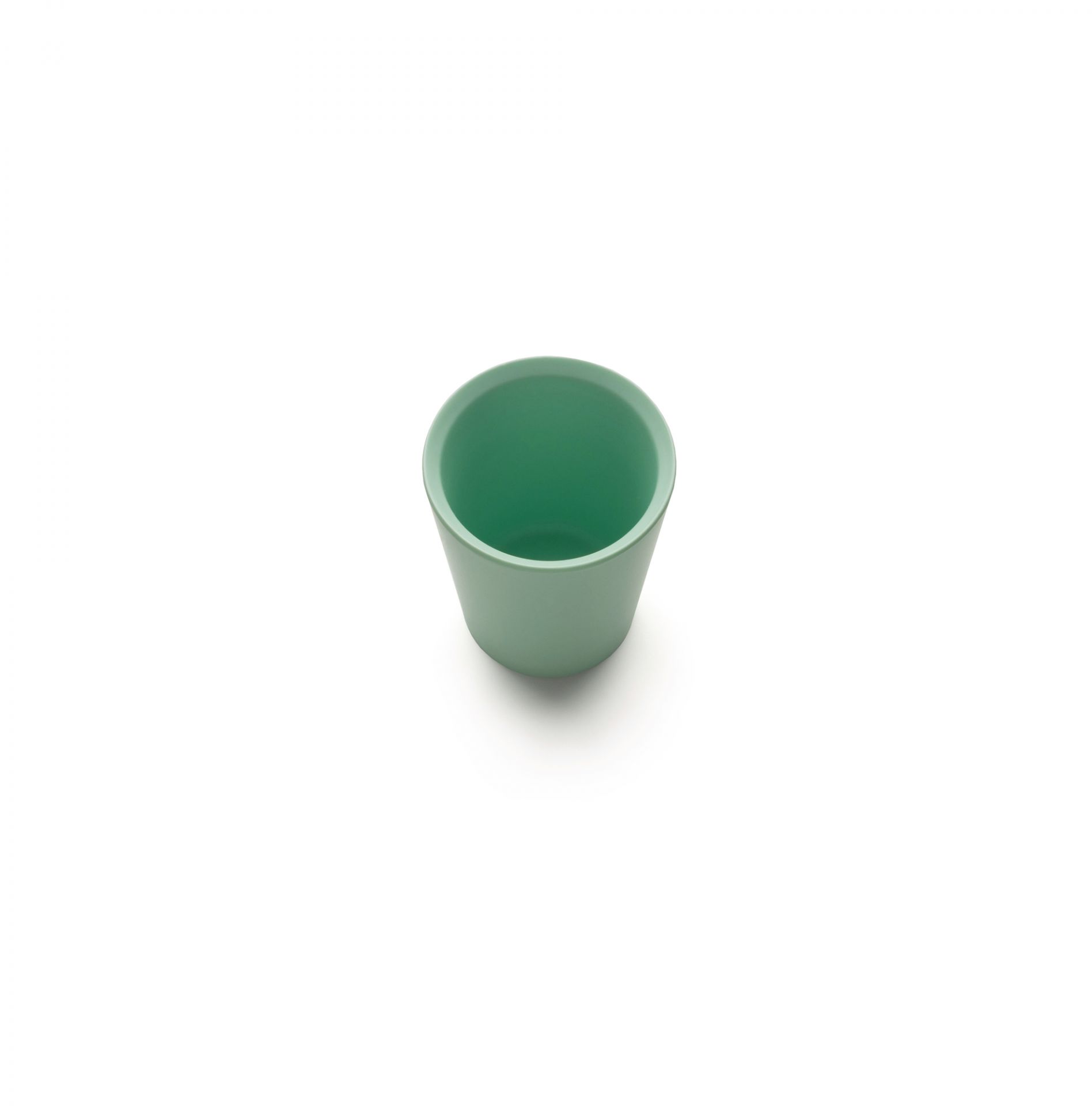 Grüner Alessi Kinderbecher aus der Giro Kids Collection, modernes Design für Babys und Kleinkinder.