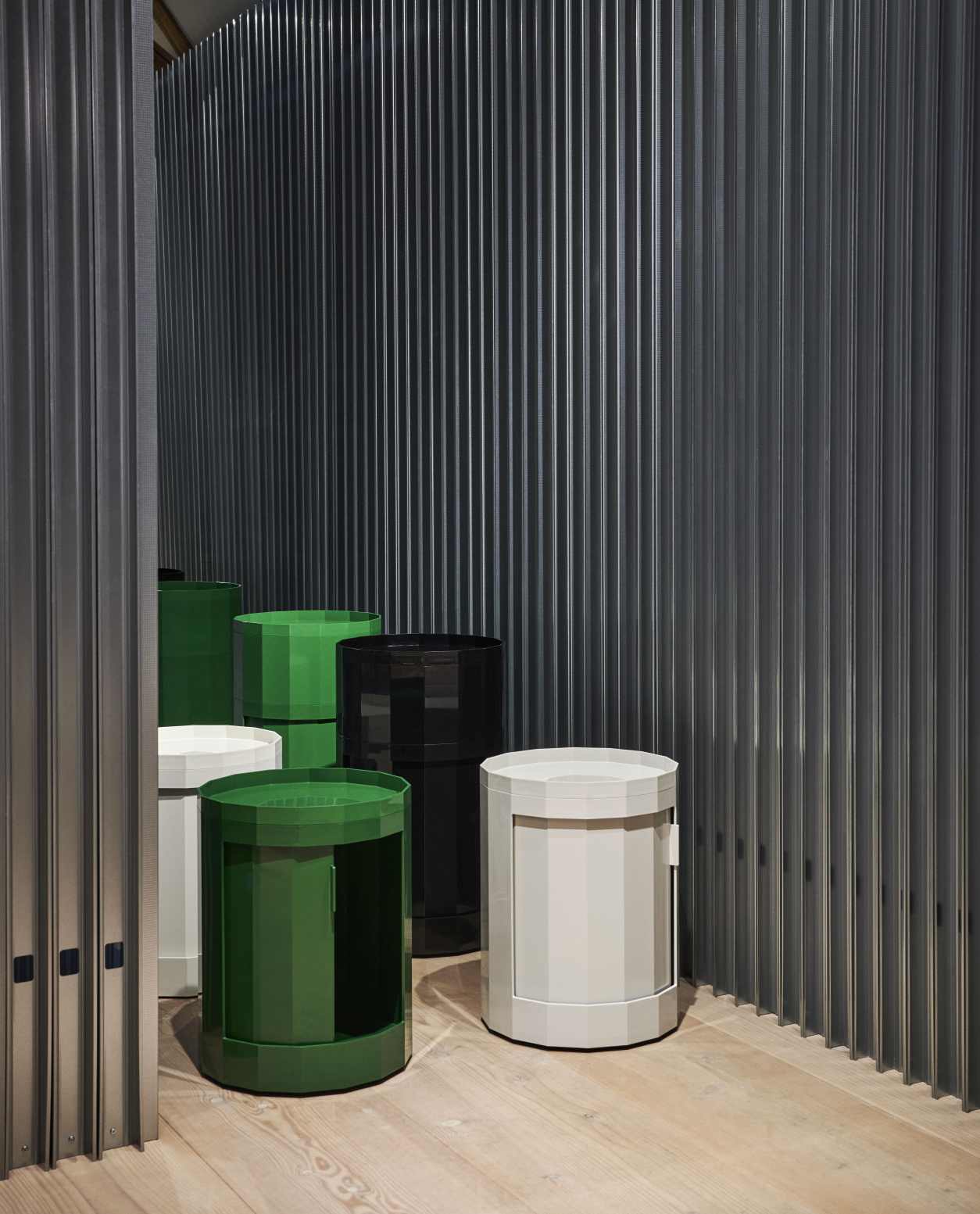 Facet-kast High met veel opbergruimte Hay Misty grey