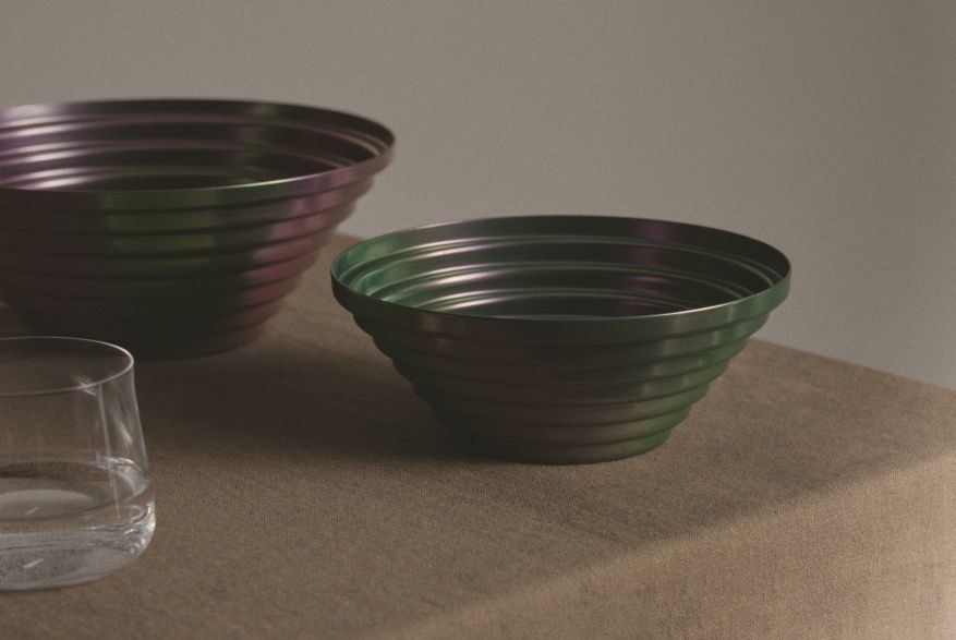 Alessi Maya Schale, rund, grün-lila, Ø 25 cm. Dekorative Designschale für Obst, Salate und mehr.