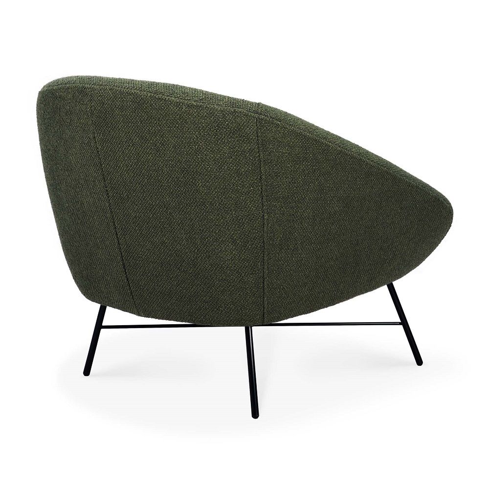 Rückansicht des grünen Ethnicraft Barrow Sessels mit schwarzen Metallbeinen. Designermöbel für Wohnzimmer.