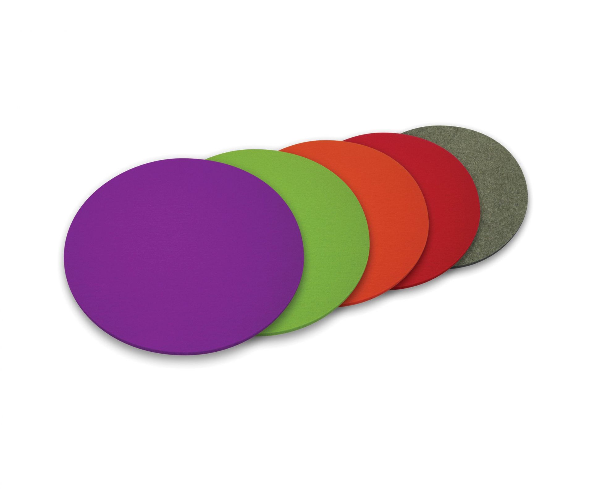 Fünf runde, farbige Akustikplatten aus Filz in Lila, Grün, Orange, Rot und Grau.