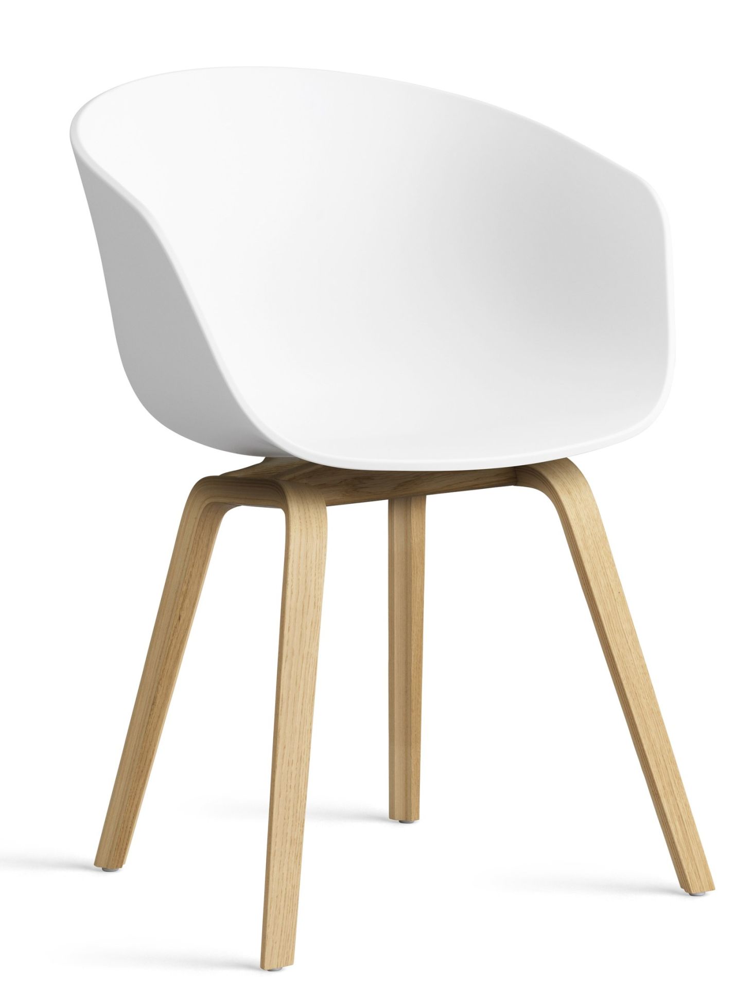Weißer About A Chair AAC22 Stuhl von Hay mit Holzbeinen, modernes Design für Esszimmer.