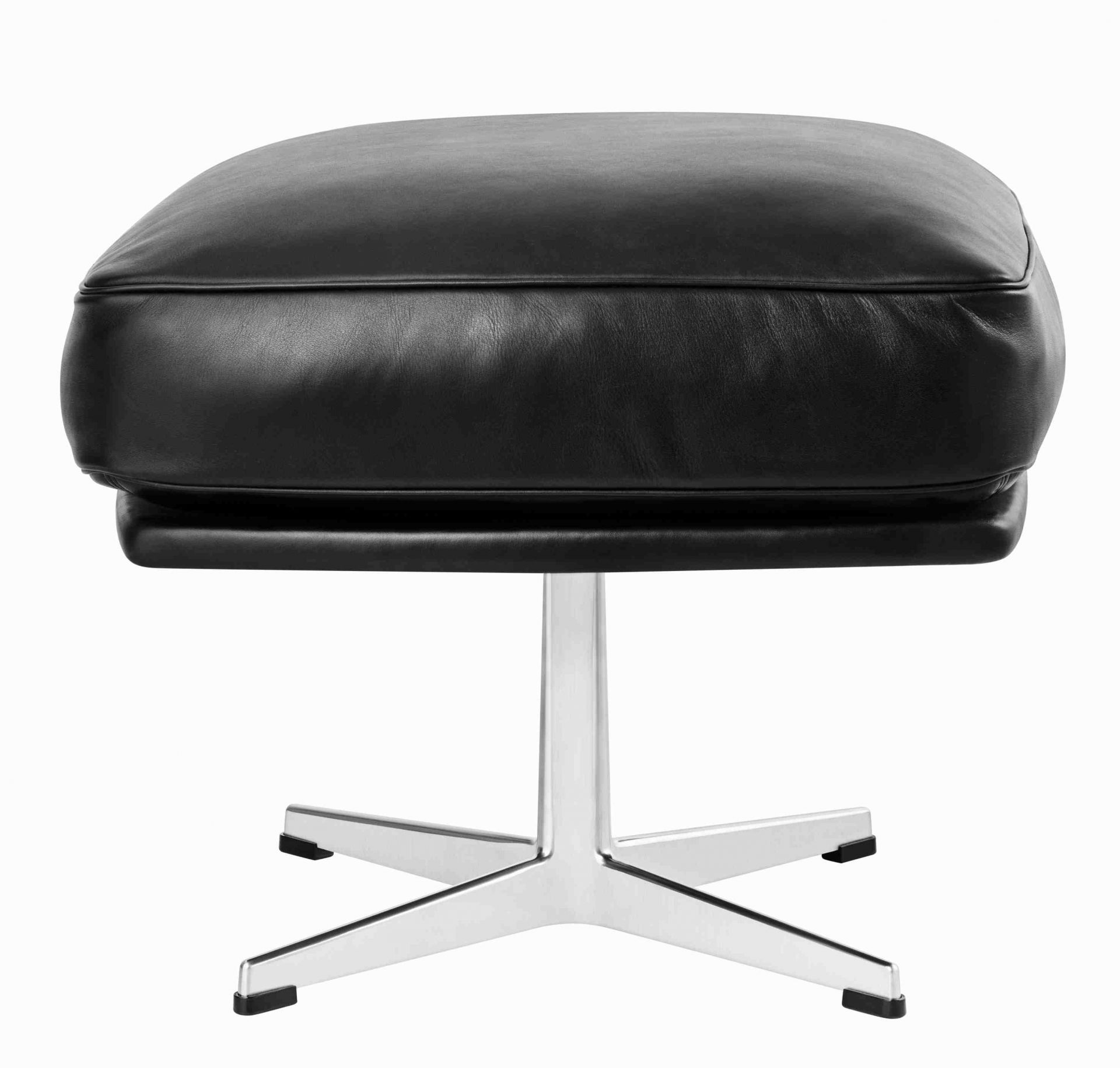 Schwarzer Oksen Hocker von Fritz Hansen mit Lederbezug und verchromtem Fuß. Design Hocker.