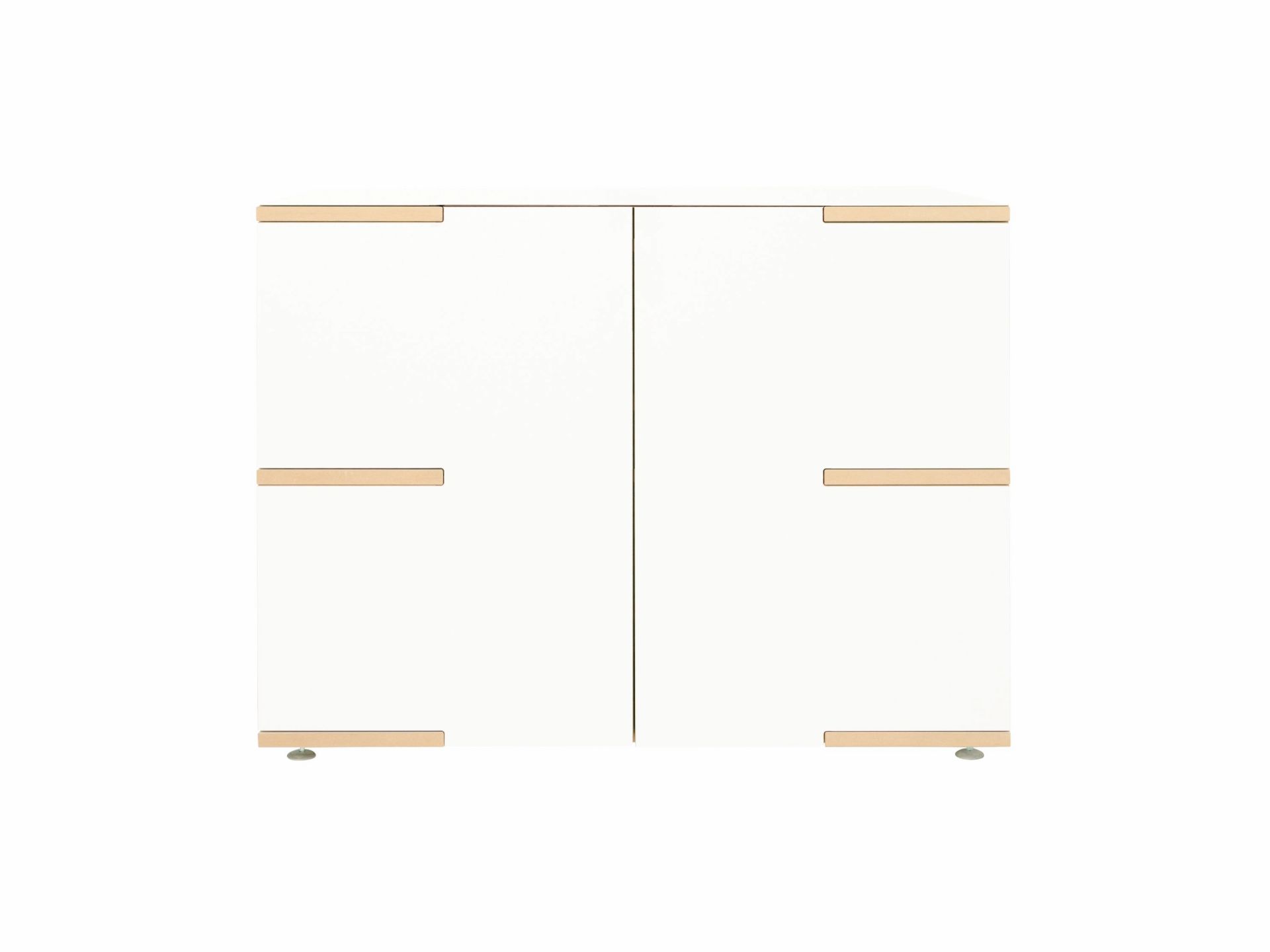 Weißes Tojo Stau Sideboard mit zwei Türen und hellen Holzdetails für modernes Wohnen.