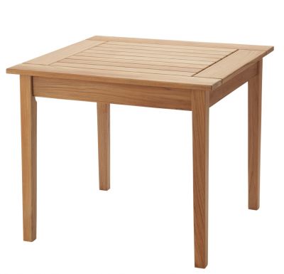 Quadratischer Drachmann Tisch von Skagerak, ein Esstisch aus Teakholz für den Garten.