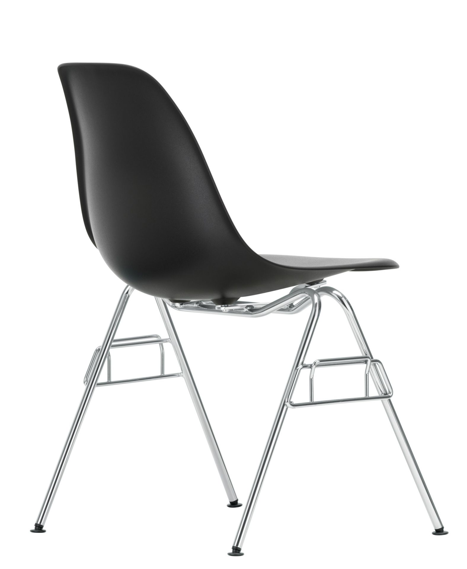 Schwarzer Eames Plastic Side Chair DSS Stuhl von Vitra mit verchromtem Stahlgestell, Ansicht von hinten.