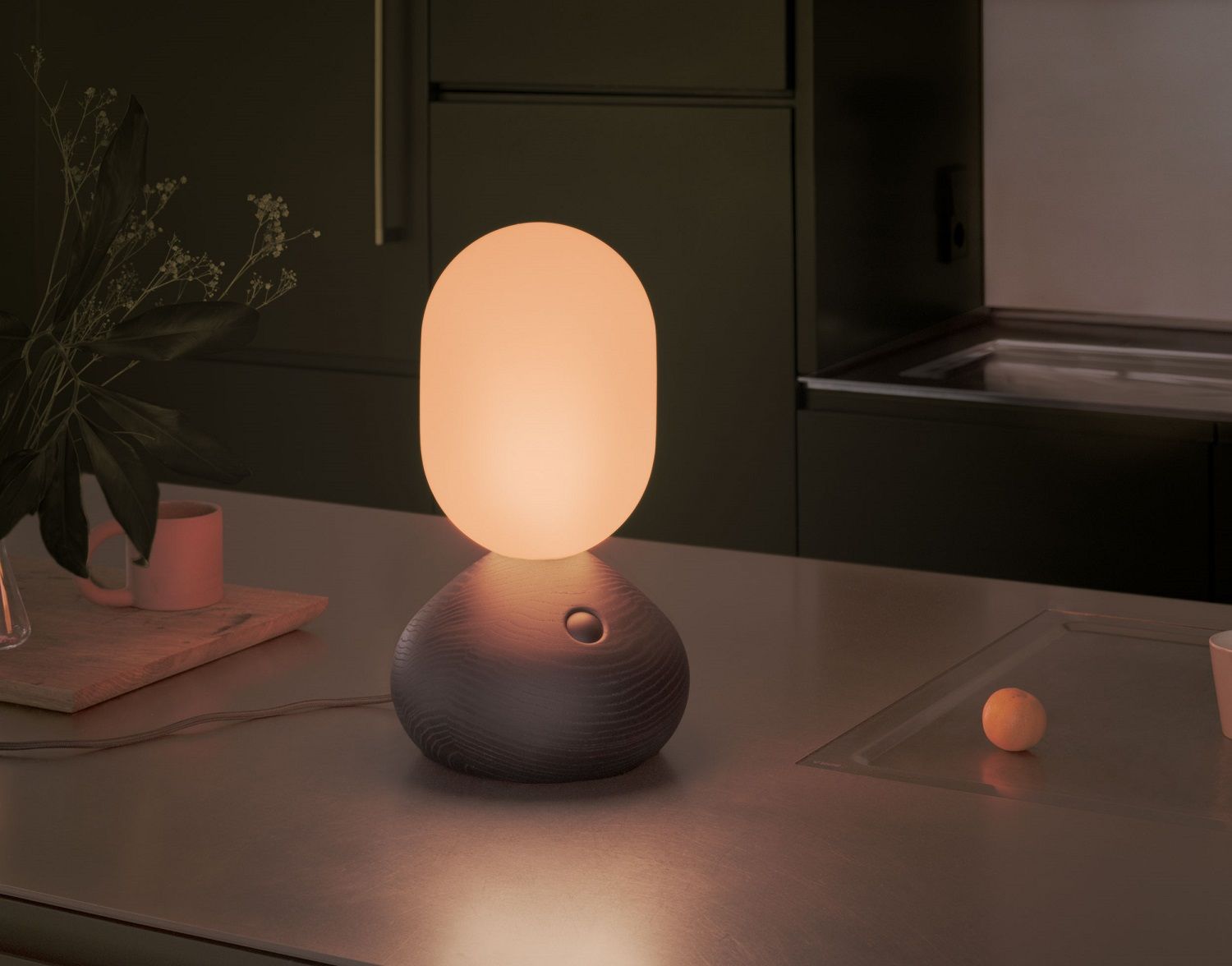 Sun Home Lichtskulptur Tischleuchte in Grau, modernes Designobjekt für stimmungsvolle Beleuchtung im Wohnraum.
