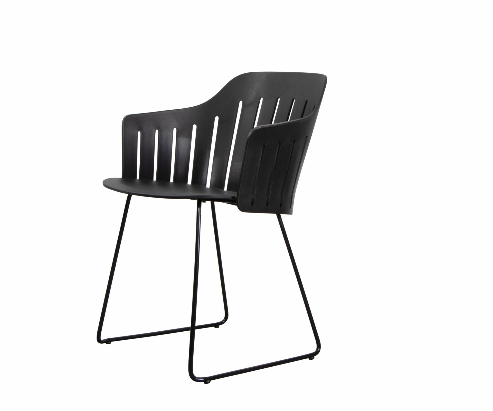 Schwarzer Choice Stuhl von Cane-Line mit Stahlgestell für den Außenbereich, modernes Design.