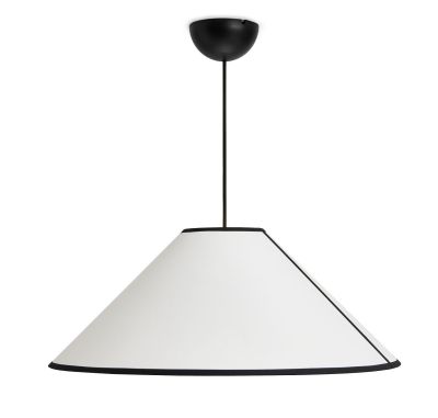Weiße Hay Pendelleuchte "Ava Cone Pendant" mit schwarzem Rand und schwarzer Aufhängung.