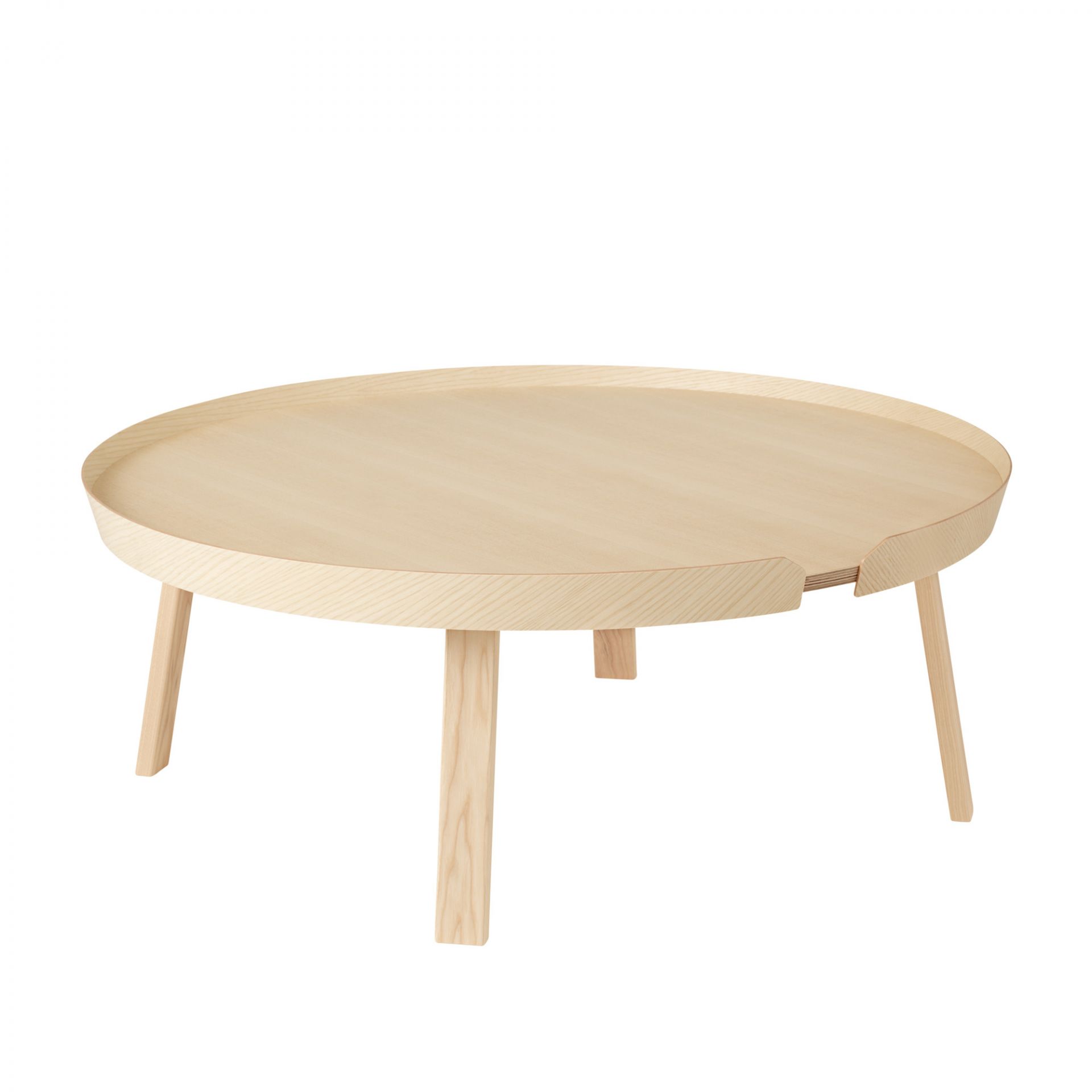 Muuto Around Couchtisch Extra Large aus hellem Holz, runder Wohnzimmertisch mit drei Beinen.