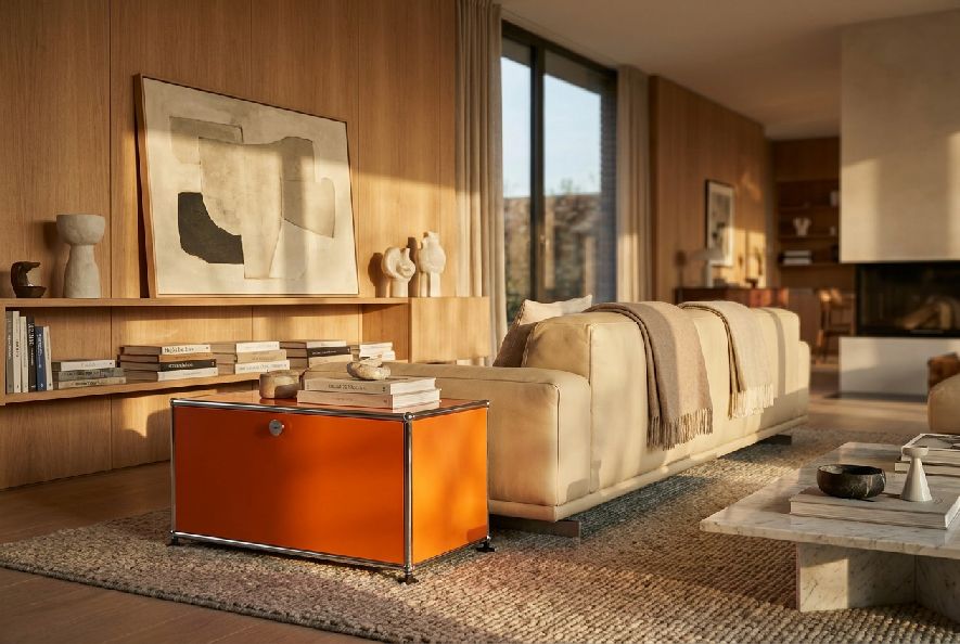 USM Haller laag kastje met een klep, oranje